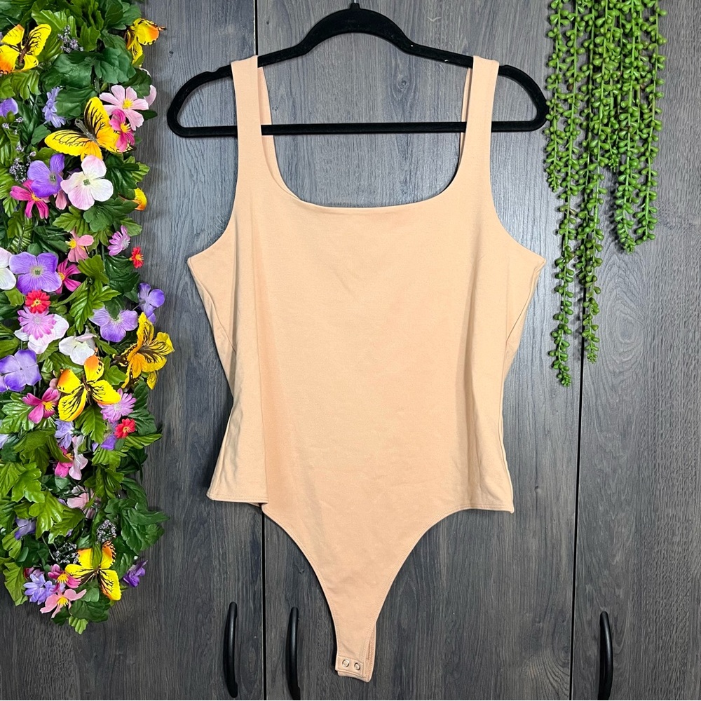 ,💙2/$40💙NWT Banana Republic Sleeveless Nude/Peach Thong Bodysuit Size Large